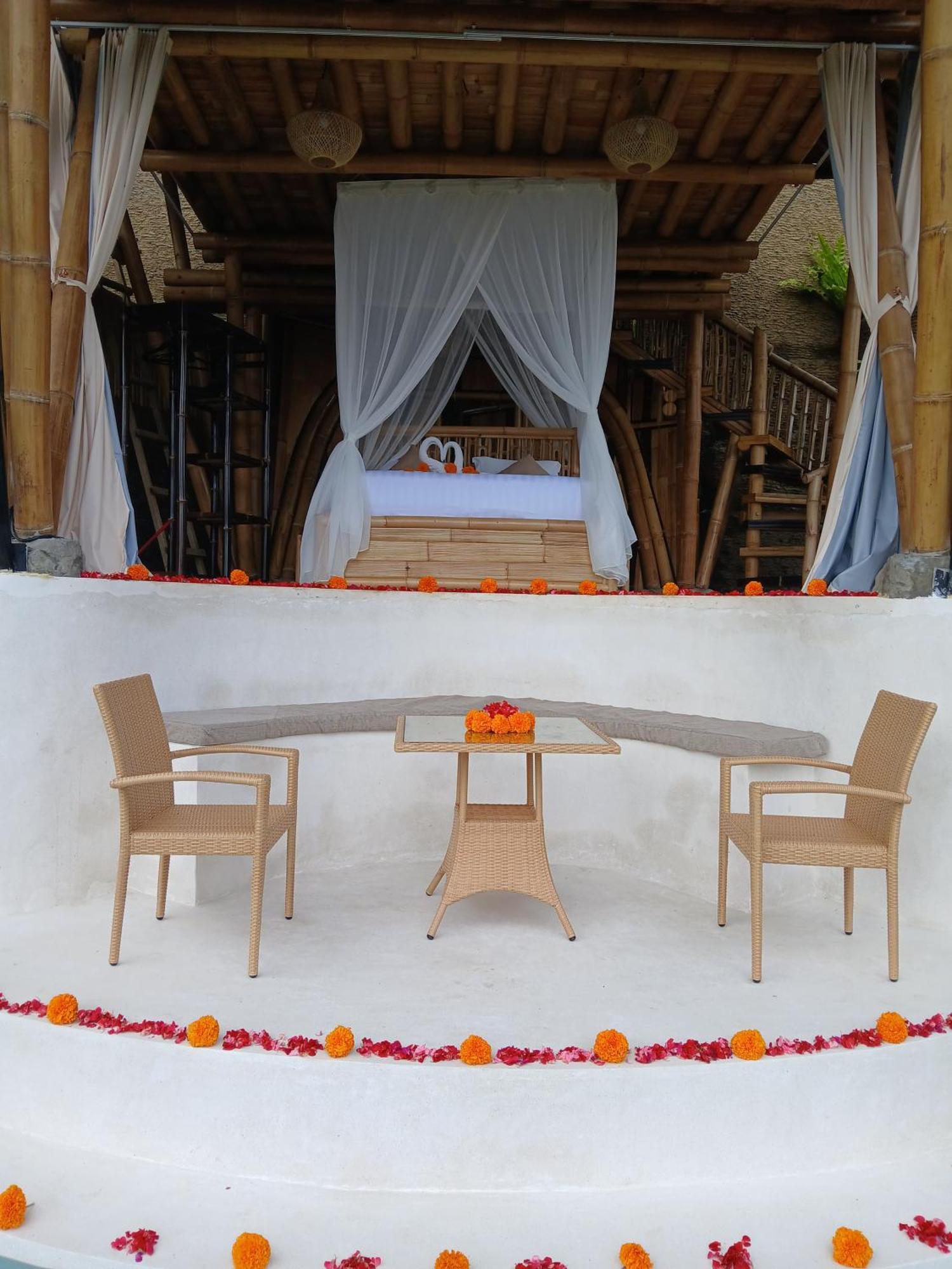 Danaswari Bali Bamboo House Villa Selat Екстериор снимка